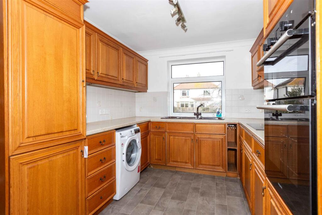 Hythe Road, Worthing photo 4