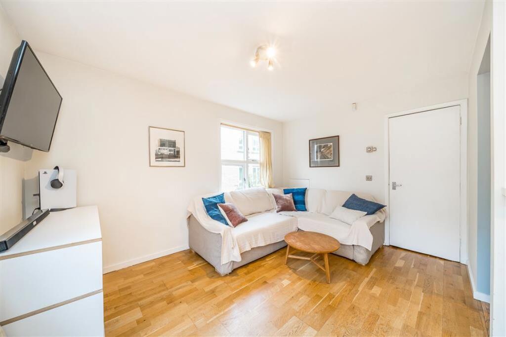 Apartment in London - View 5