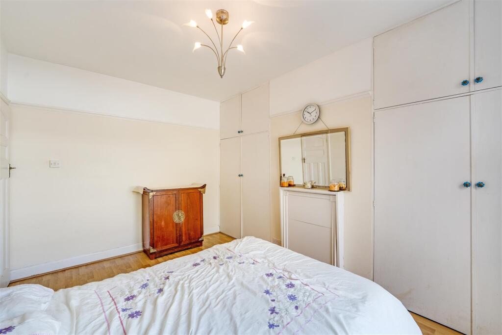 Apartment in Twickenham - View 4