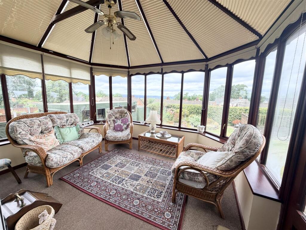 House in Staffordshire Moorlands, Leek - View 5