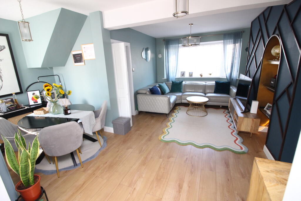 House in London - View 2