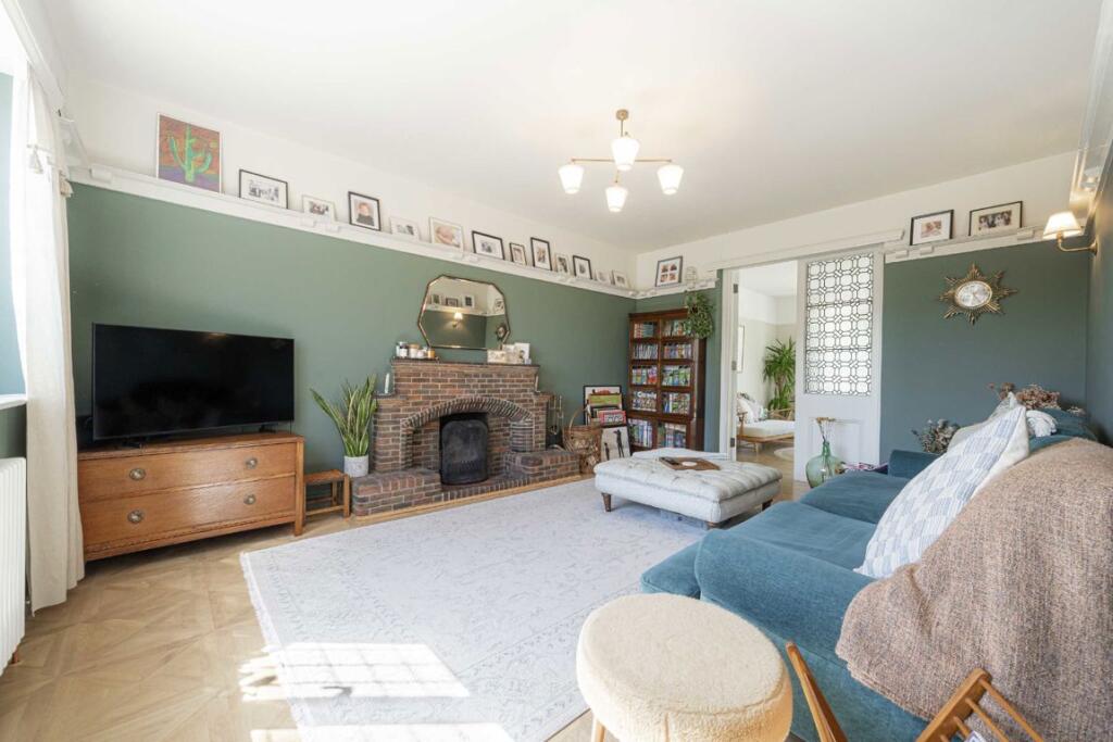 House in Twickenham - View 5