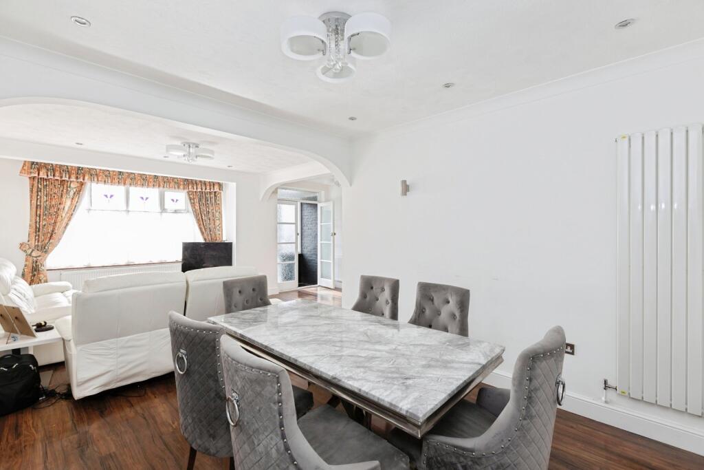 House in London - View 3
