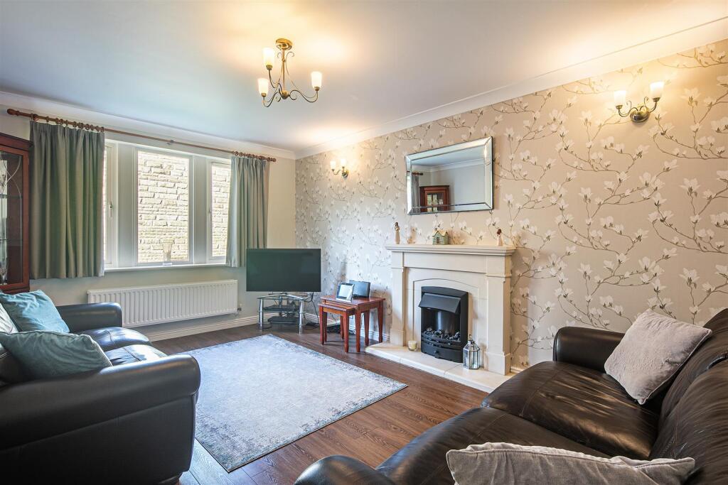 28 Totley Hall Drive, Totley, S17 4BB photo 3