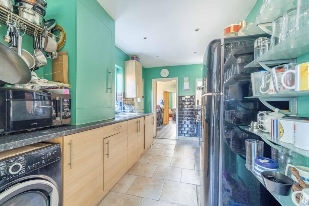Park Street, Slough, SL1 - More