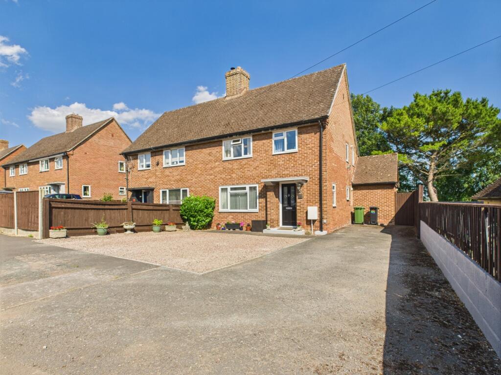 3-bed semi-detached on Three Crosses Road, Ross-on-Wye, Herefordshire, HR9, £295,000