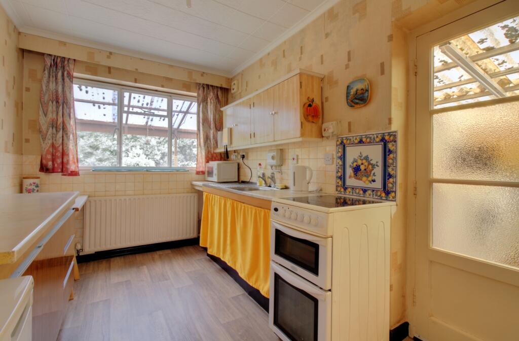 House in Warwick, Crackley, Kenilworth - More