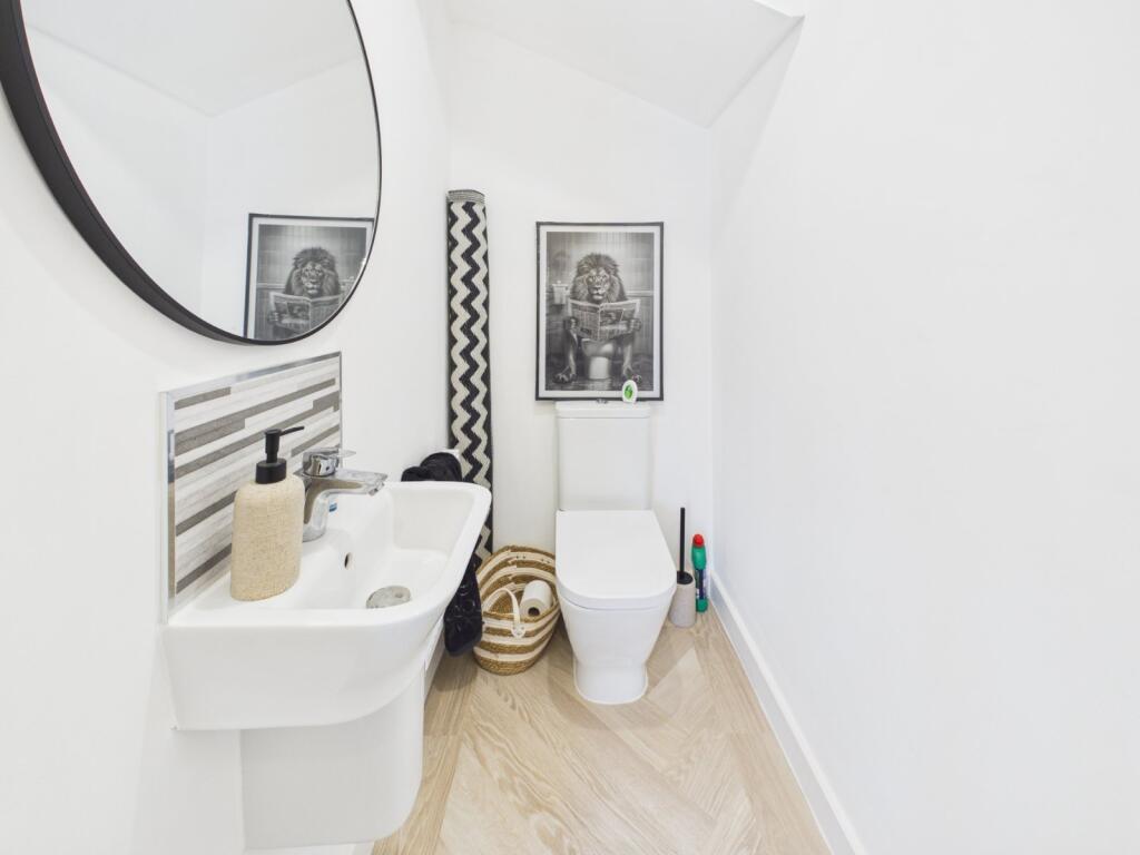 House in Worcester, Worcestershire - More