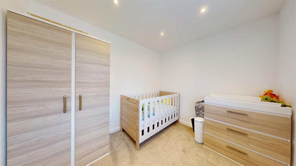 House in Milton Keynes, Fairfields - More