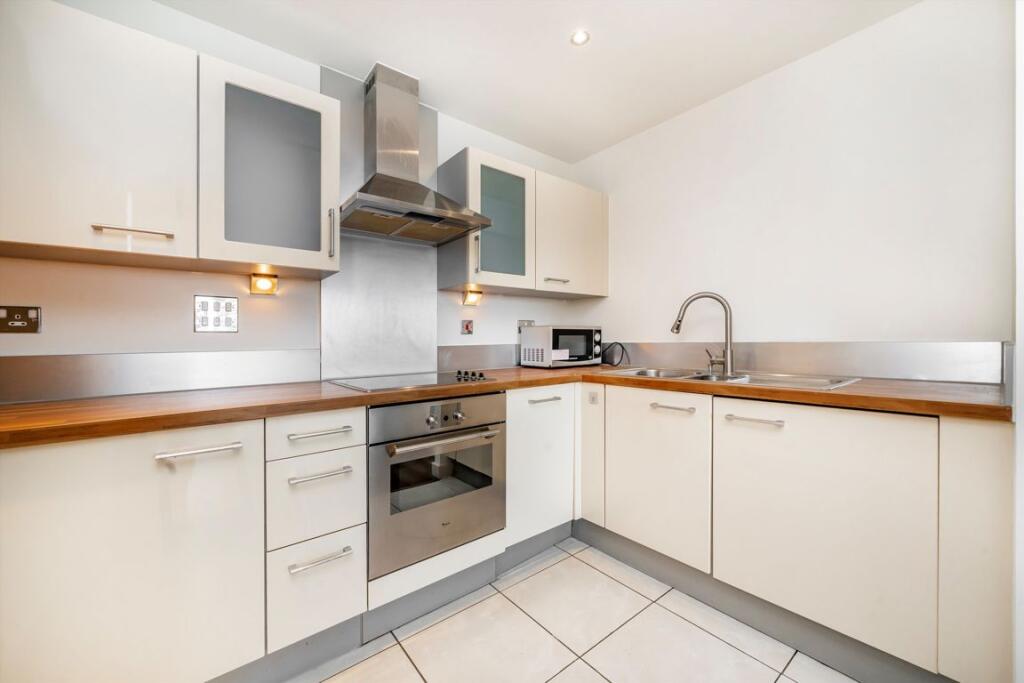 Apartment in London - View 4