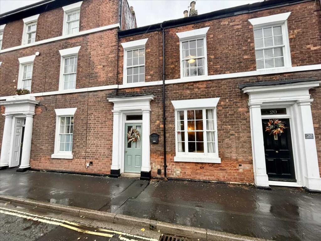 3-bed terraced on Bigby Street, Brigg, £185,000
