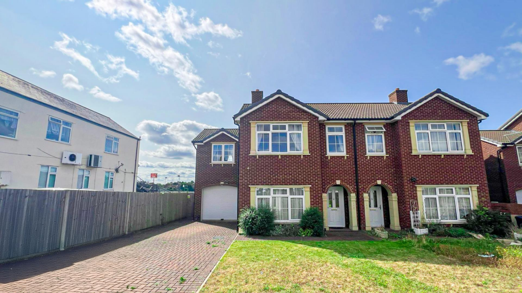 Main image of property: Rye Road, Hoddesdon