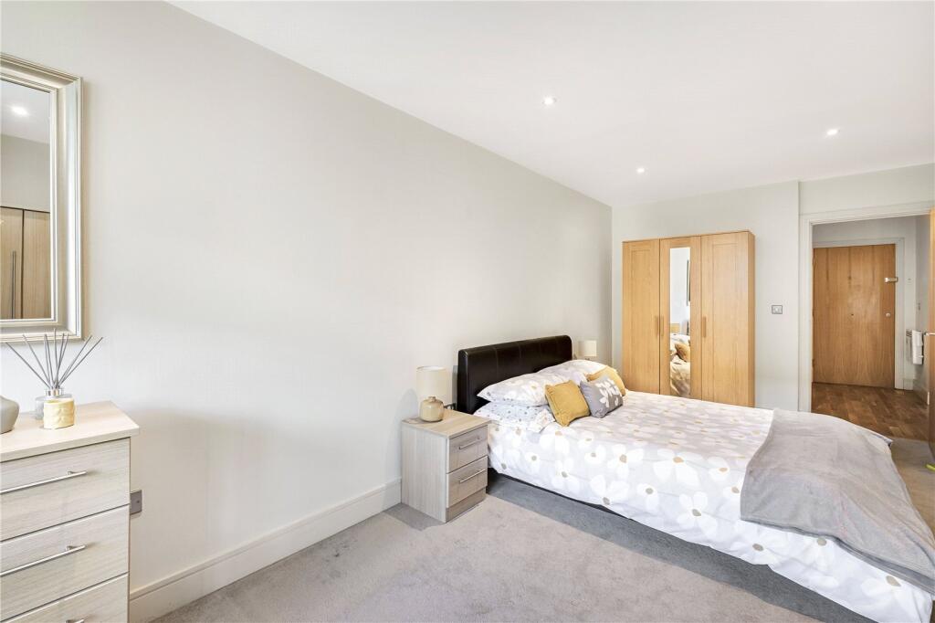 Apartment in London - More