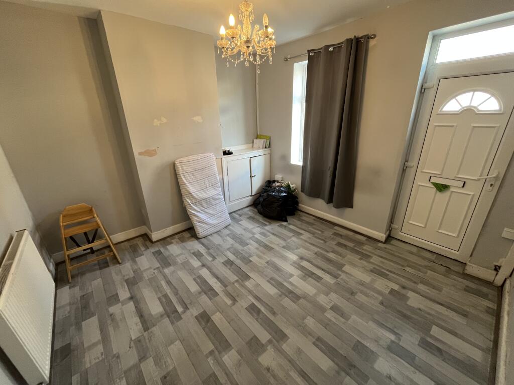 126 Waterloo Street, Burton-On-Trent, Staffordshire DE14 2NF photo 2