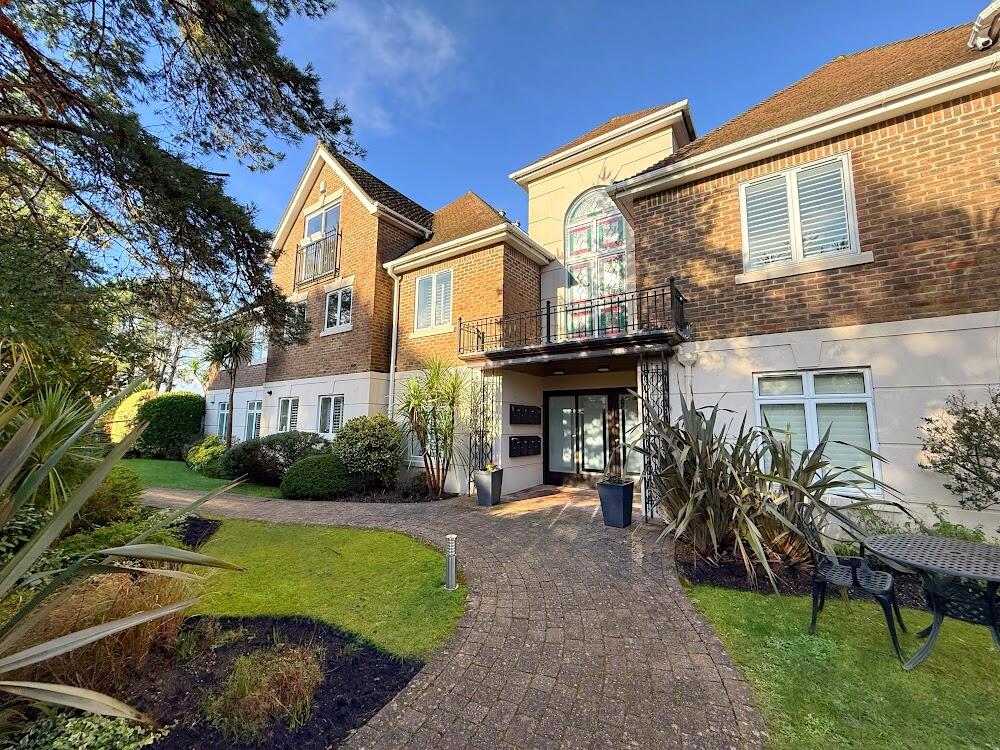 Main image of property: Kings Avenue, Penn Hill, BH14