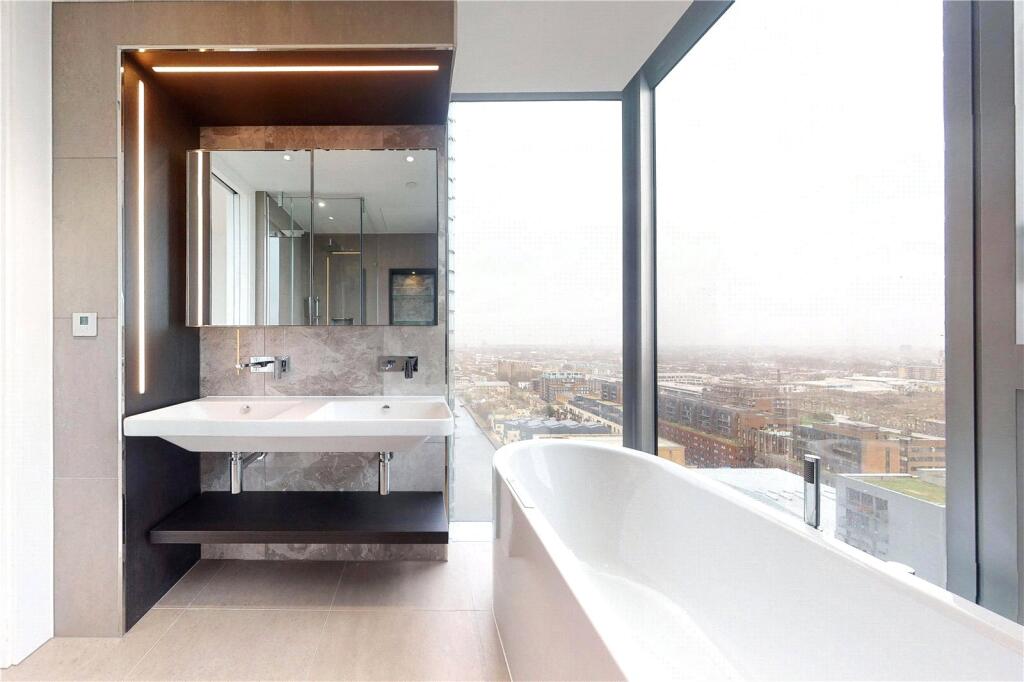 Apartment in London - View 3