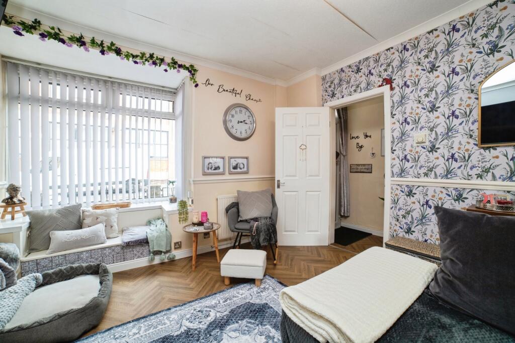 House in Nottingham - View 5