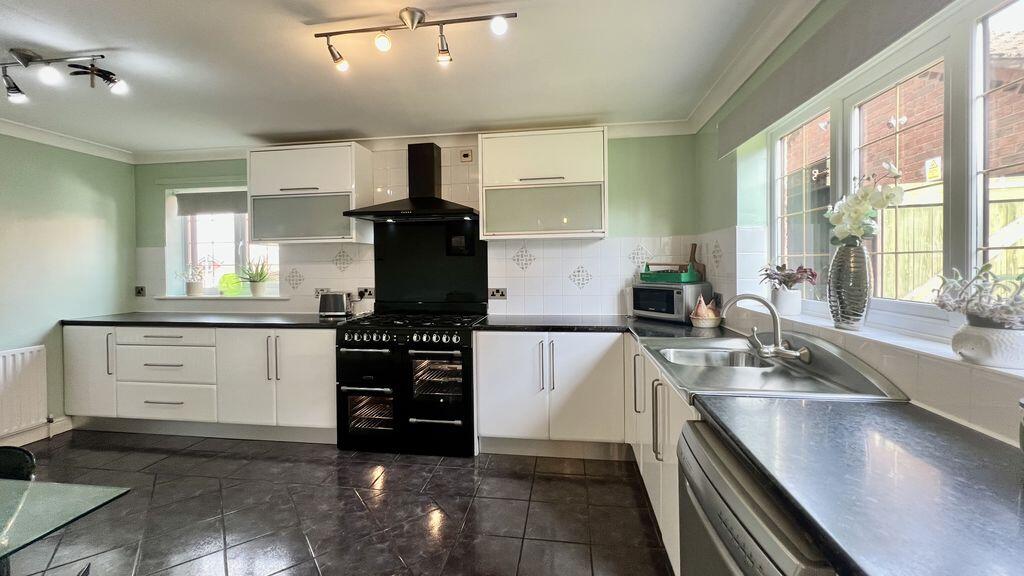 Holme Drive, Burton Upon Stather photo 3
