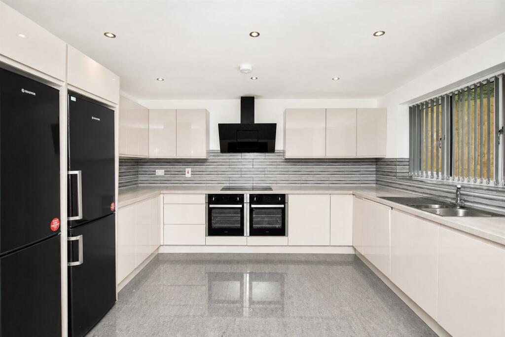 6 bedroom house for rent
