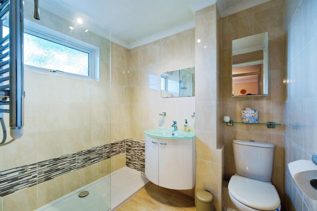House in London - View 5