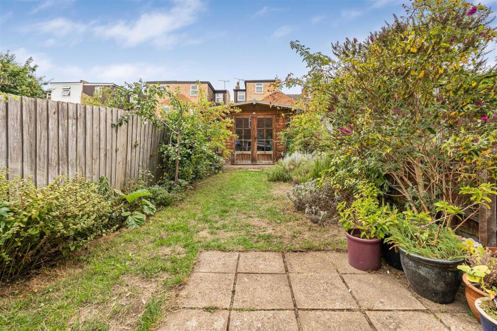Arthur Road, St. Albans photo 4