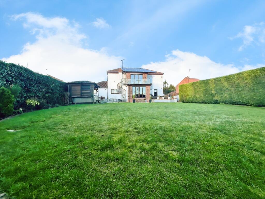 House in Hull - View 4
