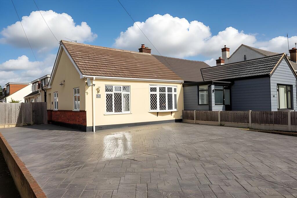 2-bed semi-detached on Thundersley, £325,000