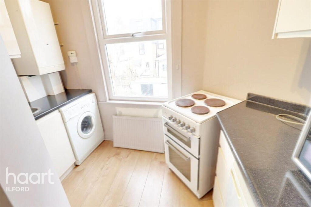 Apartment in Ilford - More