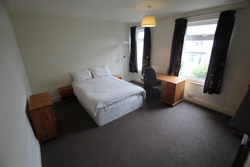 House in Leeds - View 4