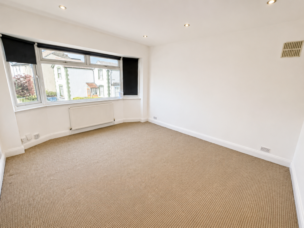 Apartment in Bromley - View 6