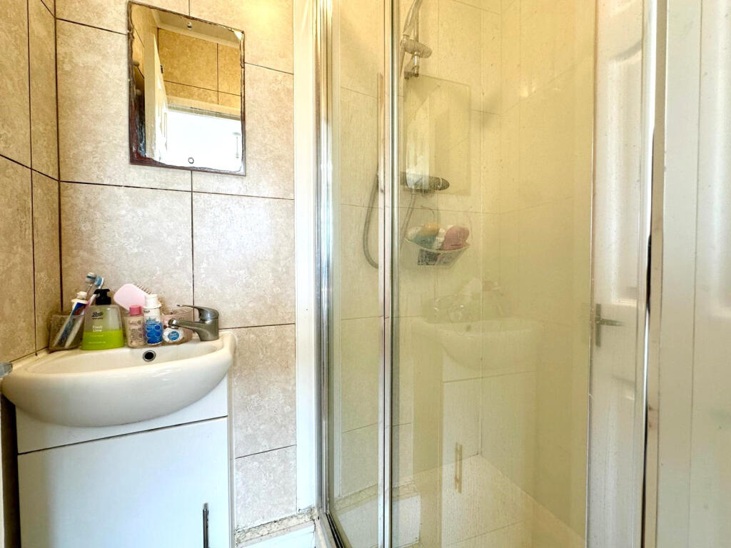 4 bedroom flat for rent