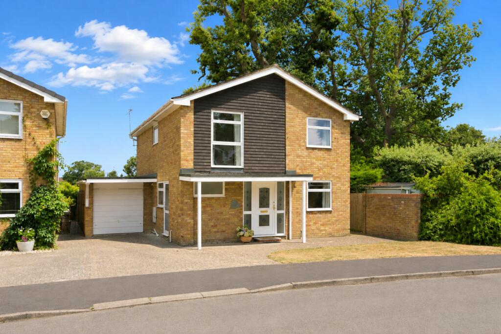 Main image of property: Lyndon Mead, Sandridge, St. Albans, Hertfordshire, AL4