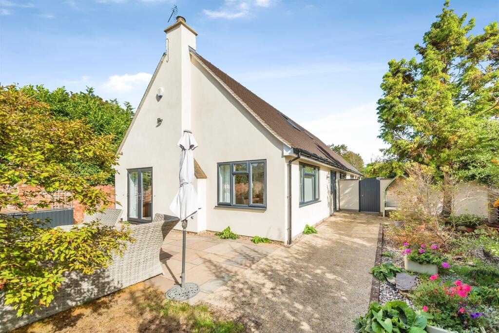 Main image of property: High Street, Sutton Courtenay, Abingdon