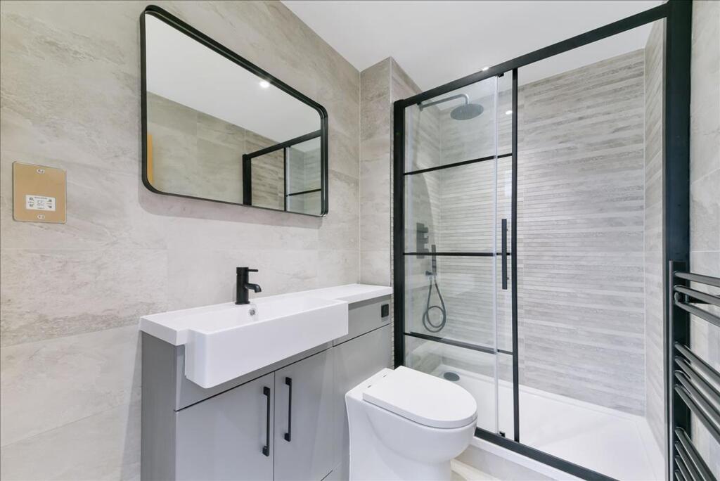 Apartment in London - View 5