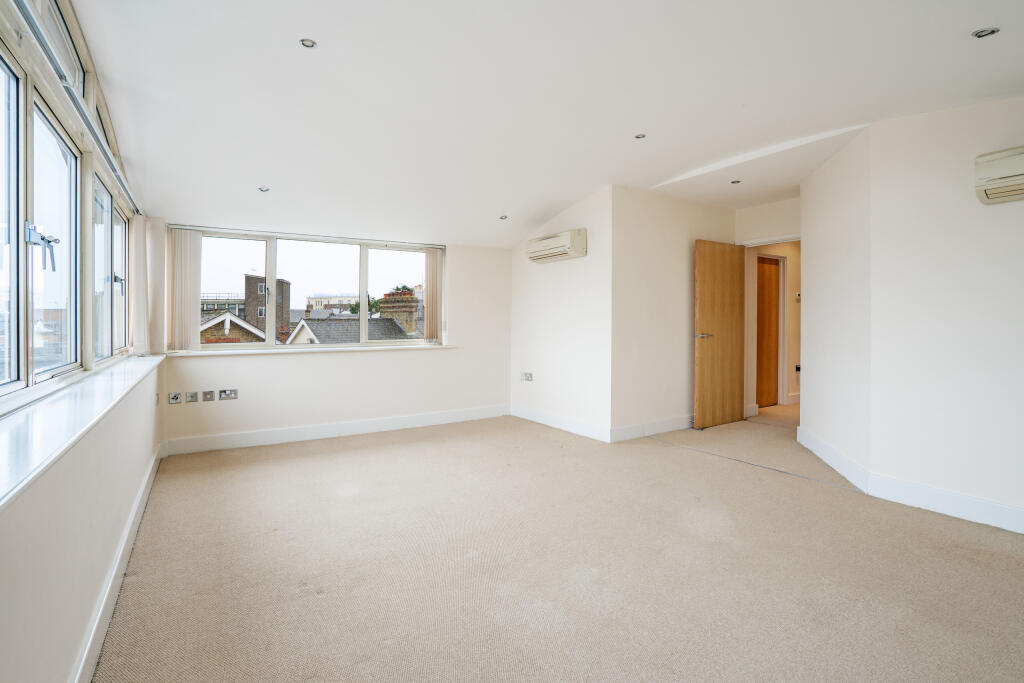 Apartment in Tonbridge - View 5