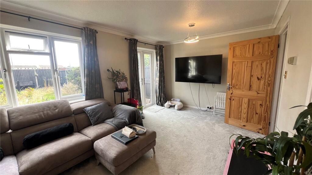 House in Redditch, Batchley - More