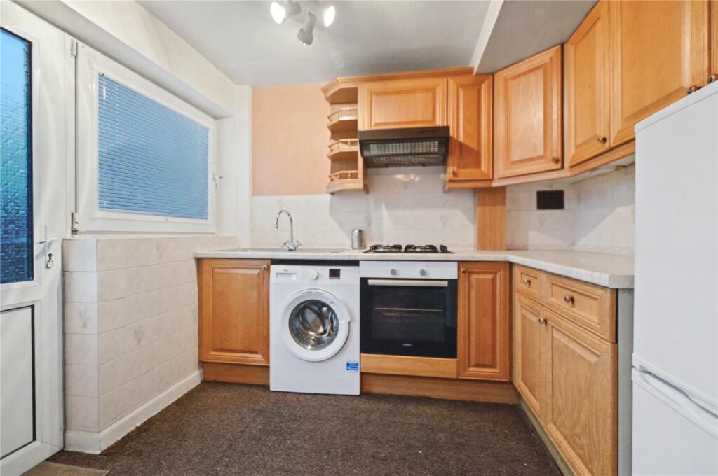 Calder Close, Wetherby, West Yorkshire photo 4