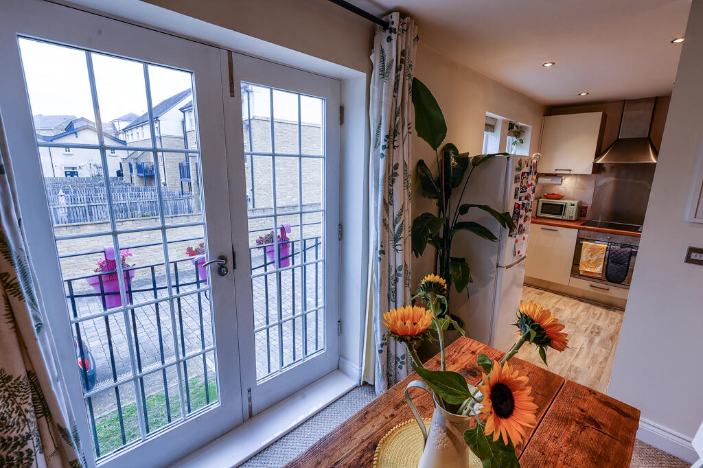 Escroft Court, Clifford Drive, Menston photo 4