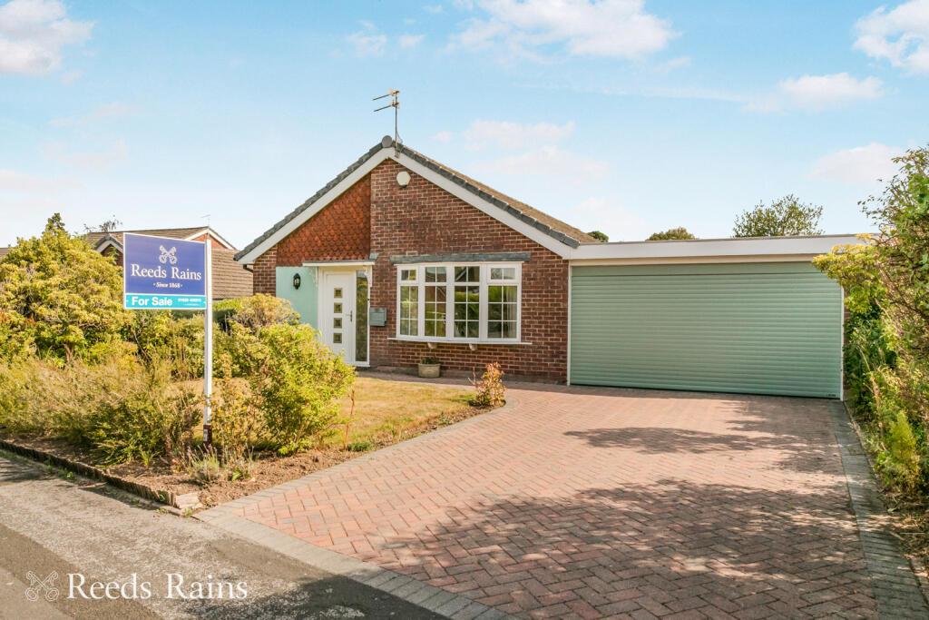 Main image of property: Peterborough Close, Macclesfield, Cheshire, SK10