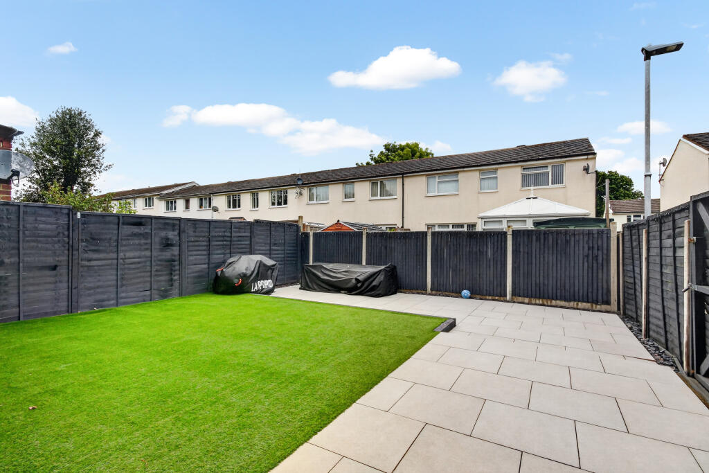 House in Bracknell, Great Hollands, Hanworth - View 3