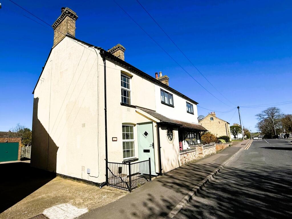 Main image of property: Ivel Road, Shefford, SG17