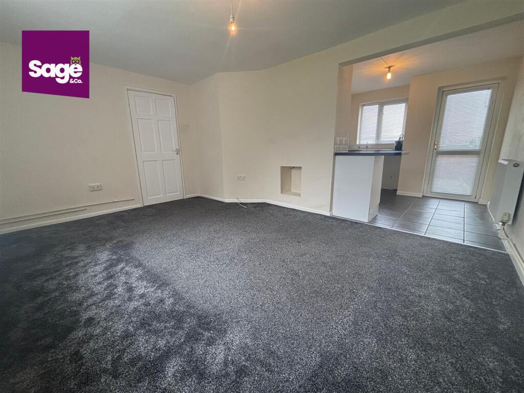 Apartment in Newport - View 4
