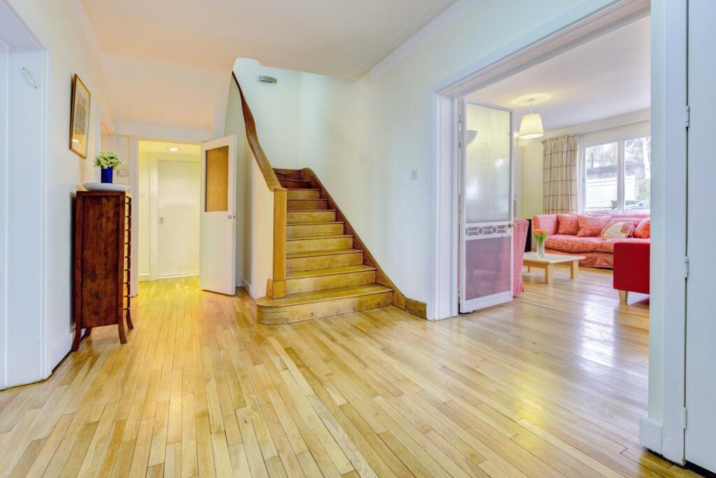 House in London - View 5