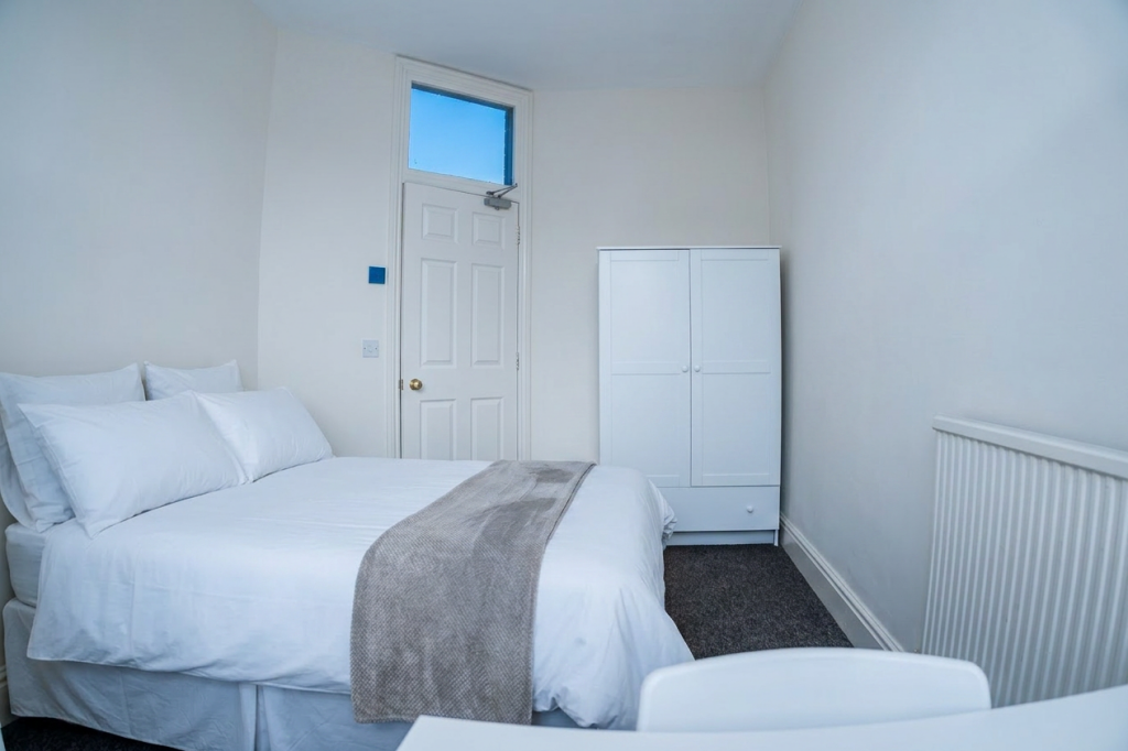 Apartment in Bristol - More