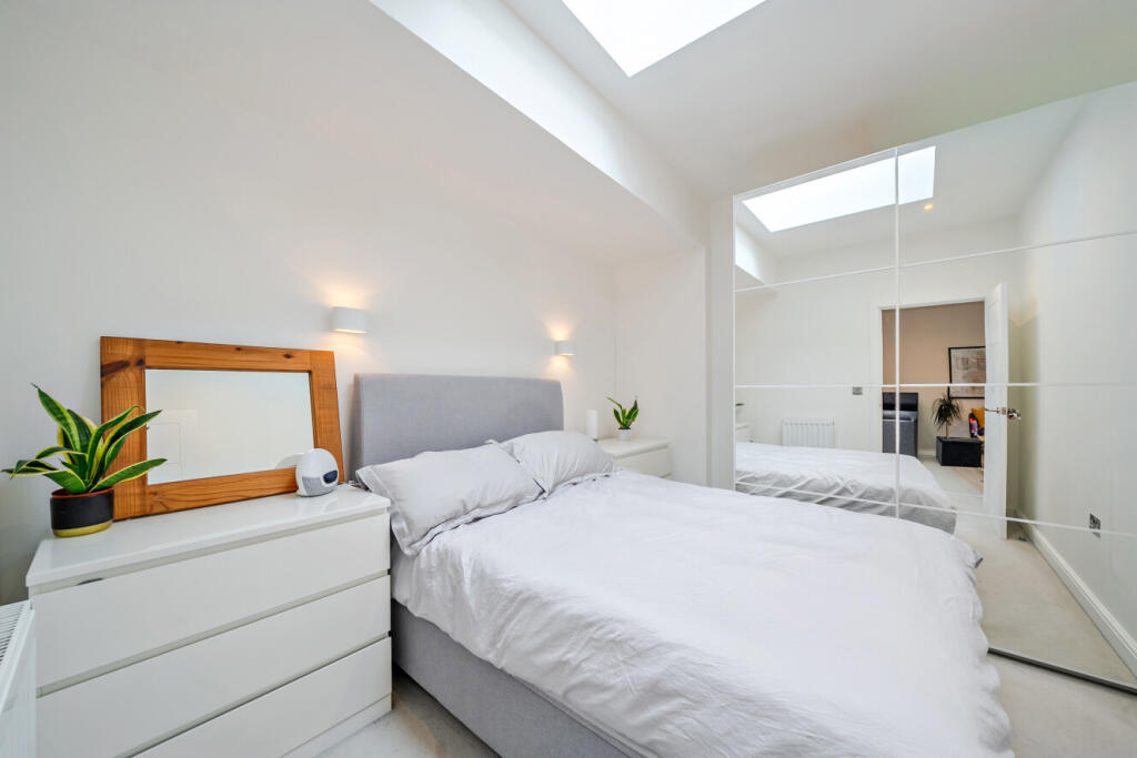Apartment in London, Raynes Park - View 5
