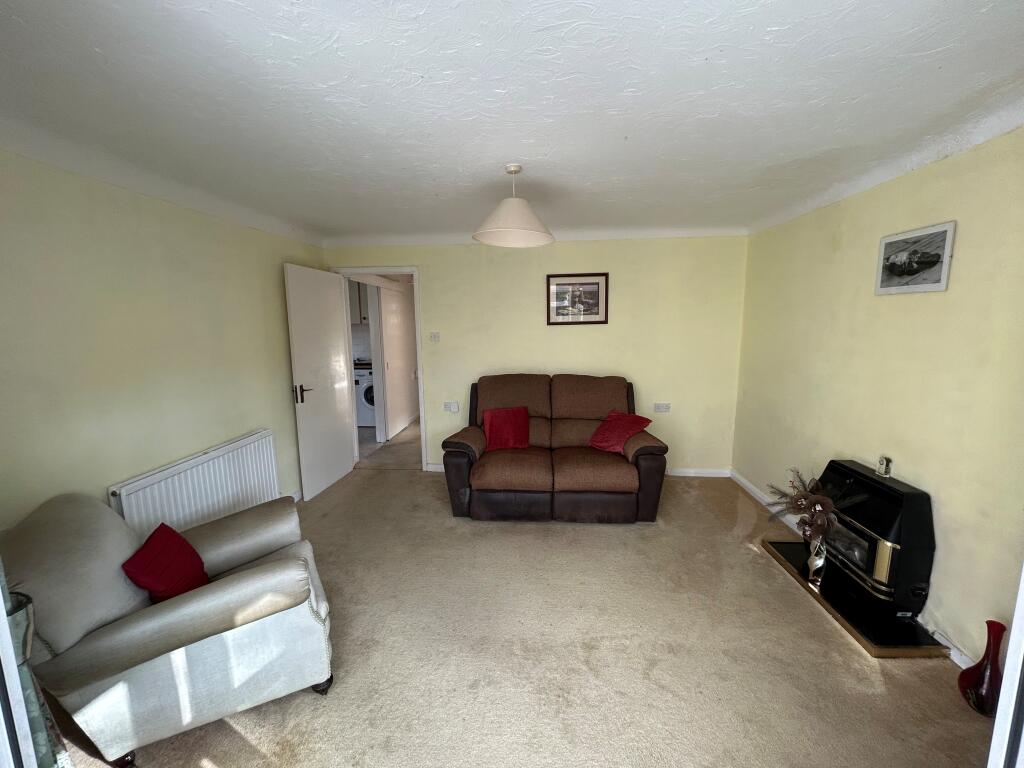 Hollybank Crescent, Hythe, Hampshire photo 3