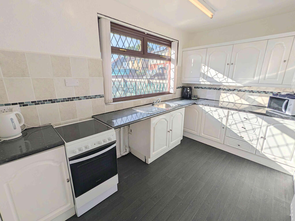 House in Bradford - View 3