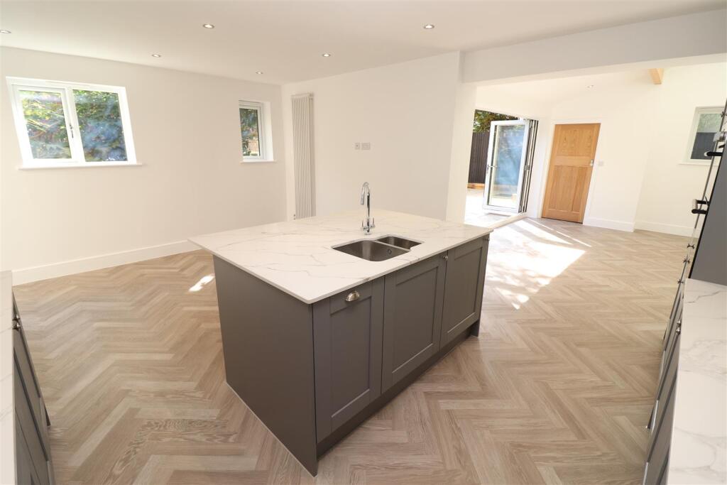 House in Wakefield - View 4