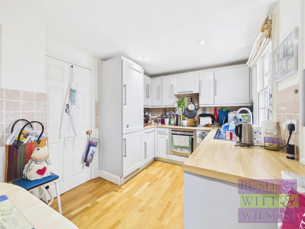 Apartment in Tonbridge - View 5