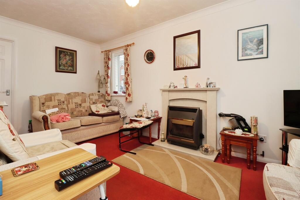 Kings Court, Desborough, Kettering photo 4